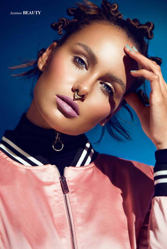 model-magazin-fashion-institute-beauty-marie-dahmen-pink-bomber-nose-piercing-crazy-hair-colourful